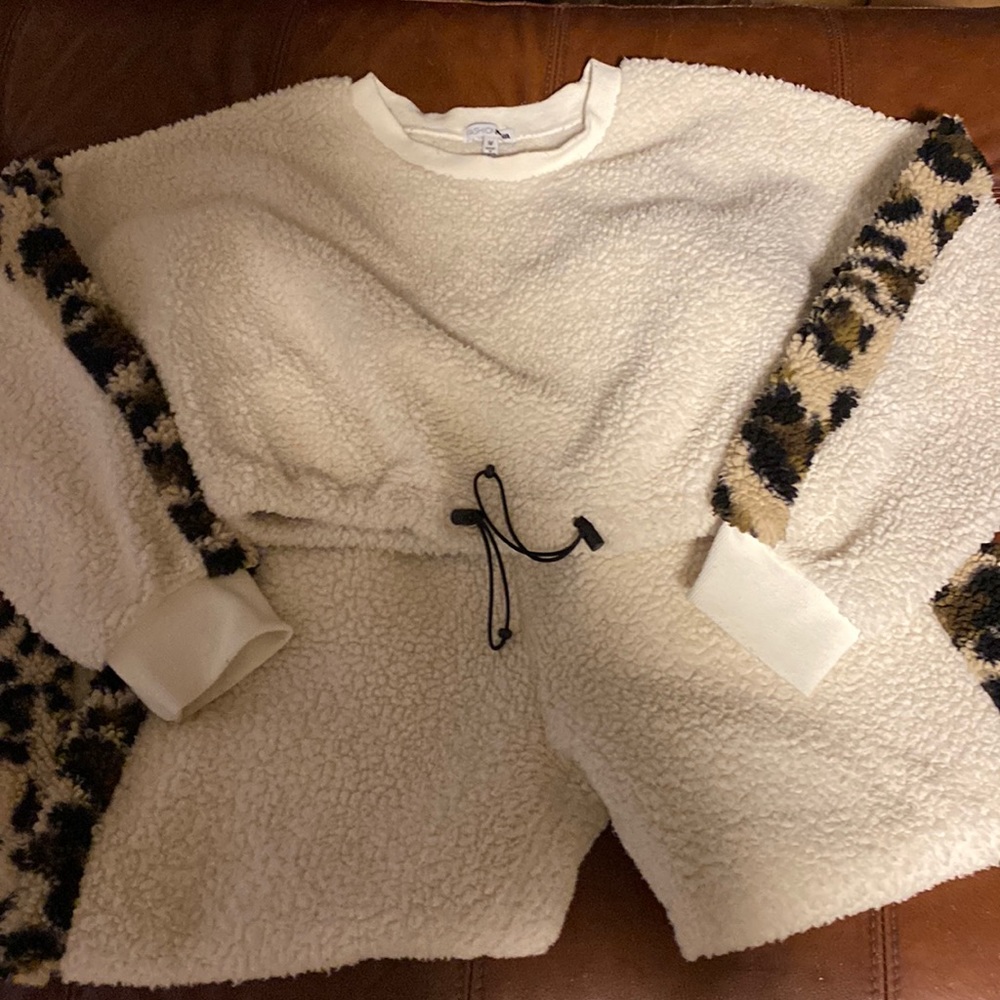 Size medium fashion nova teddy bear jogging suit
